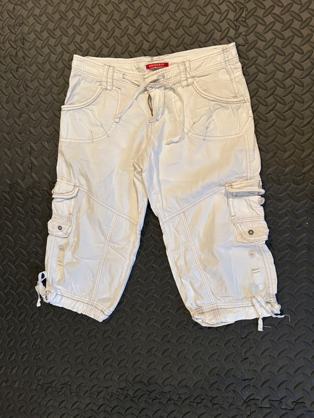 UNIONBAY Women’s White Cargo Capri with Drawstring